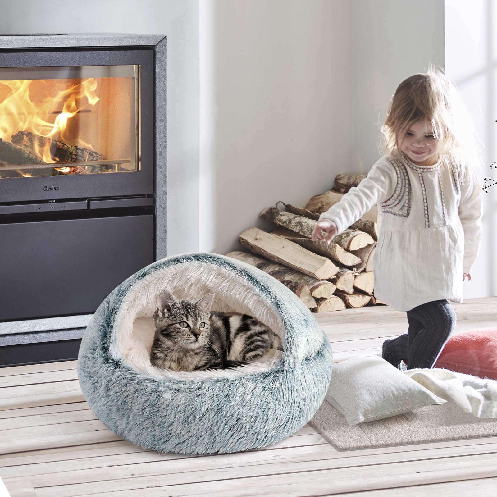 CATISM Cozy Cat Pod fits well in car seats for travel comfort