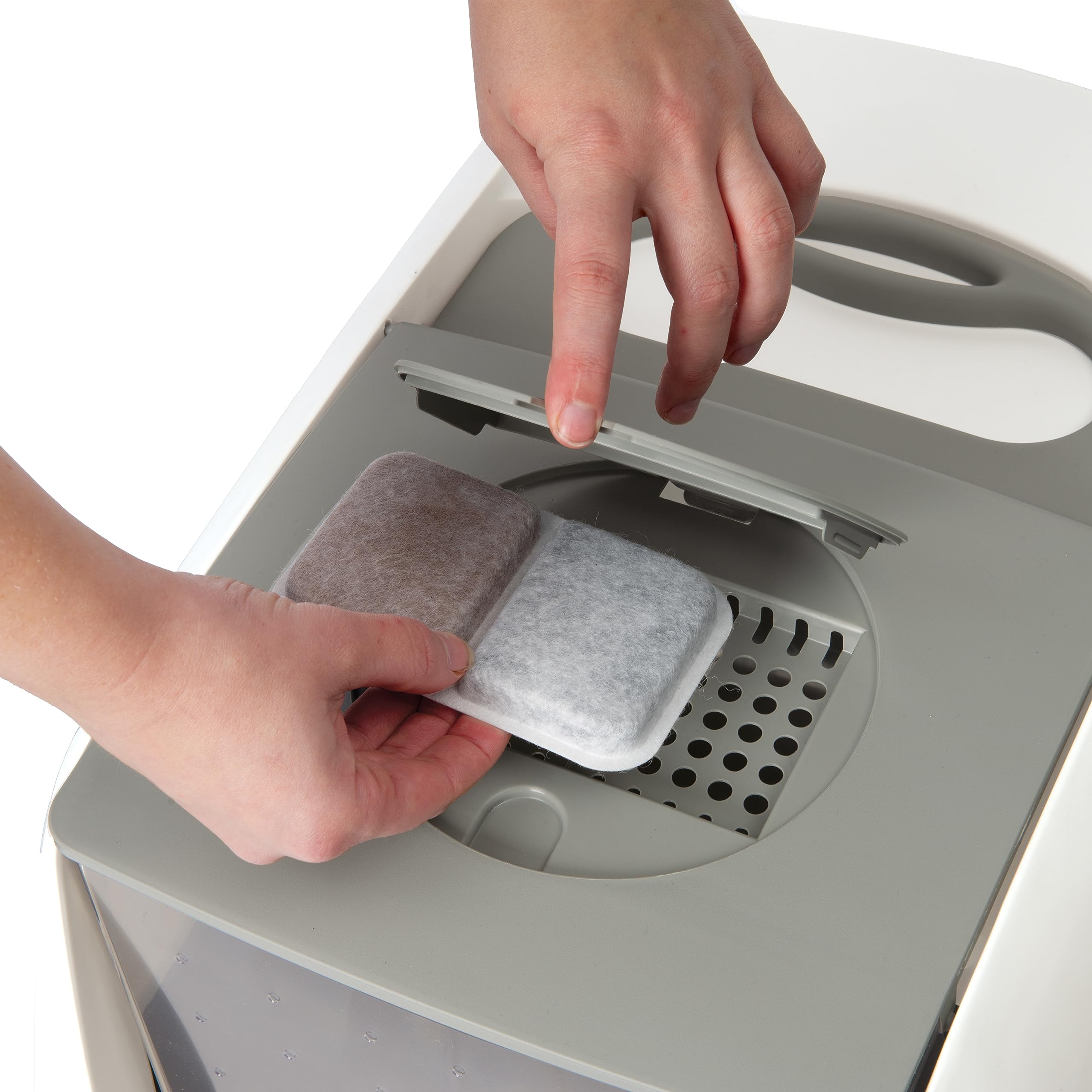 Catit Airsift pack-six provides extended odor management.