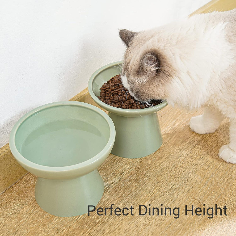 CEEFU water bowl deeper design helps cats sip with minimal splashing.
