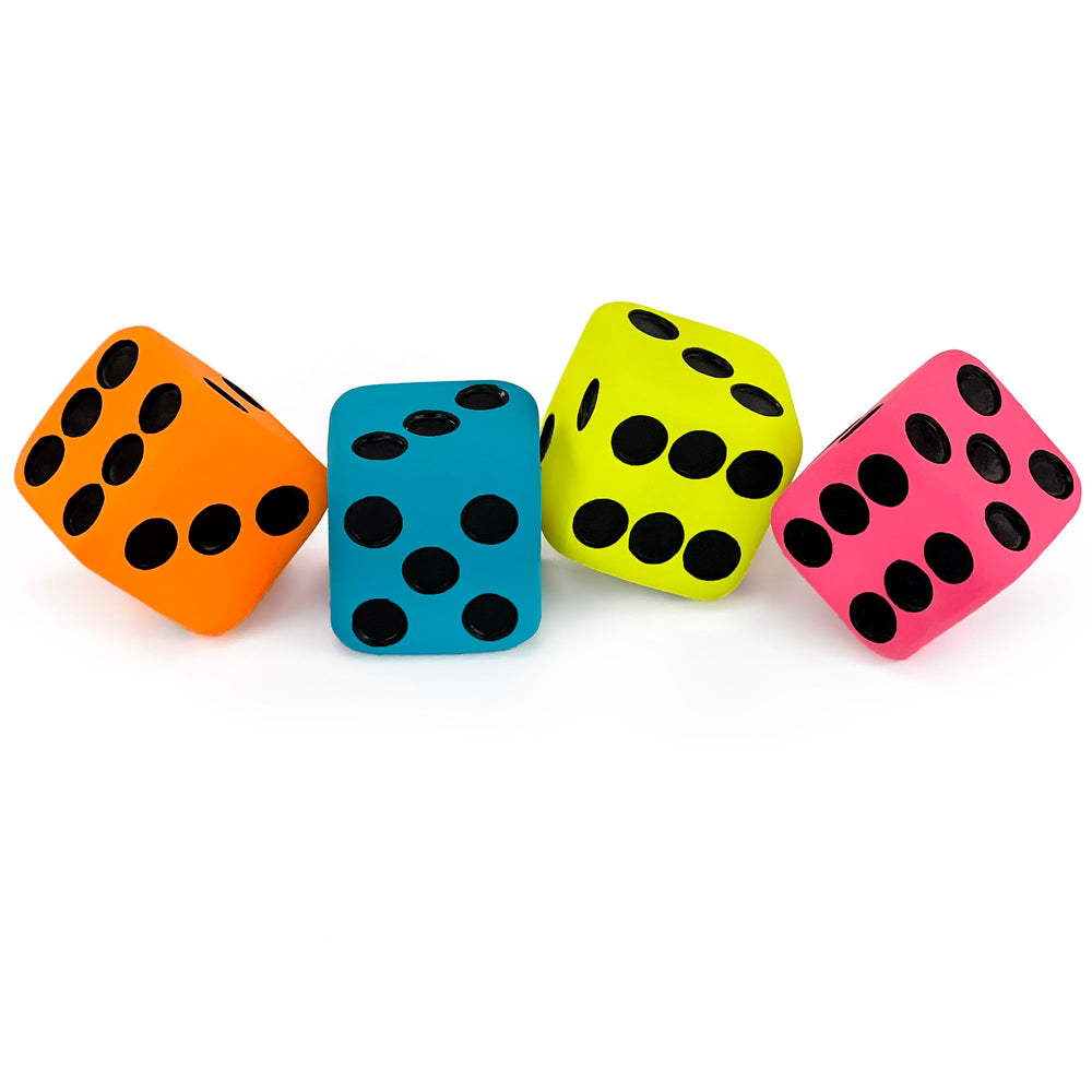 CHIWAVA dice toy small-dog-setup shows suitable size for dogs under 11 kg.