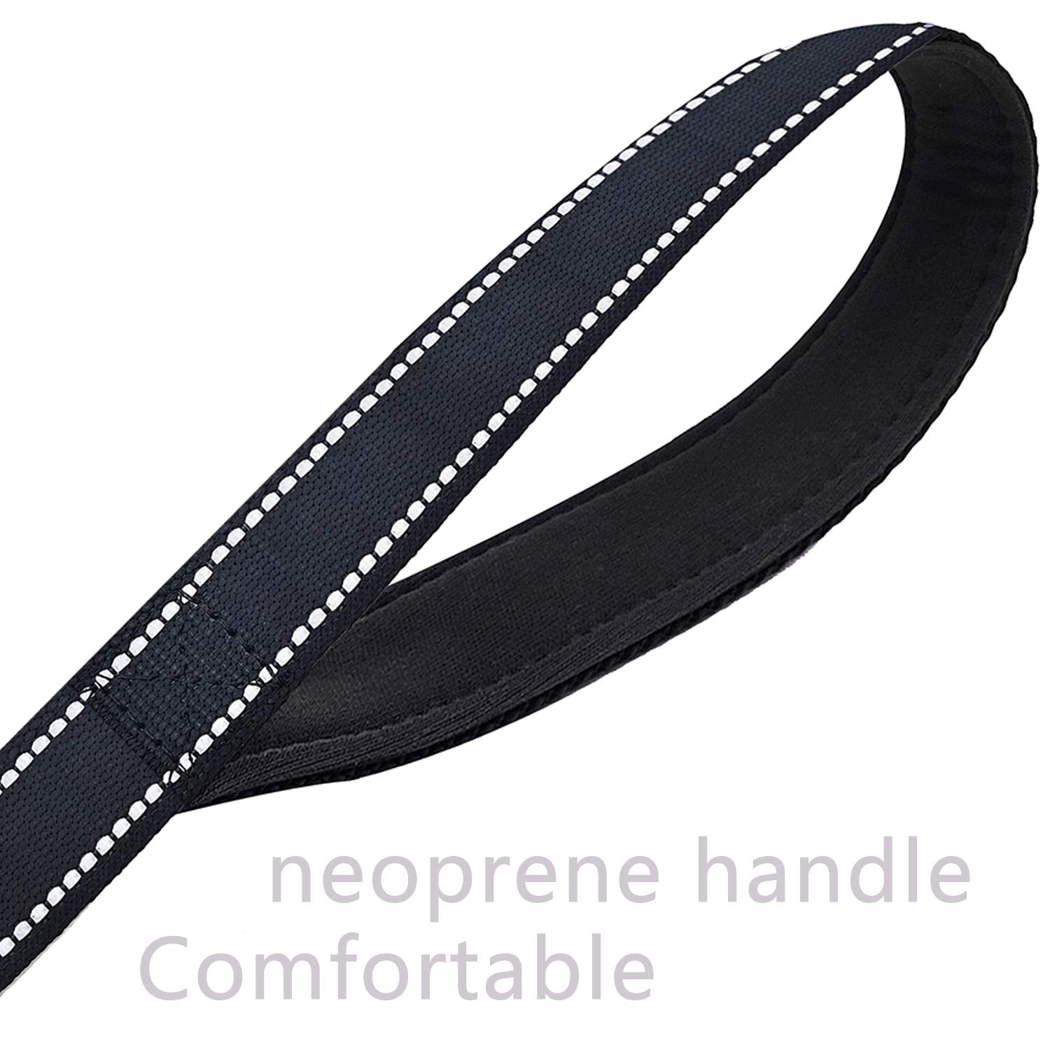CHMETE soft padded-handle leash offers a comfortable grip during long outings.