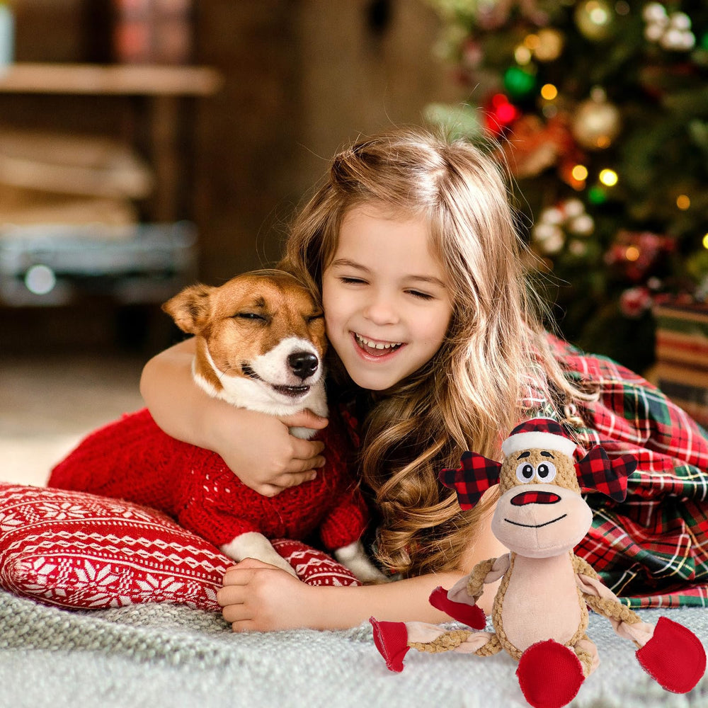Chngeary easy-clean reindeer dog toy supports machine or hand washing.