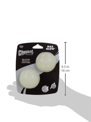 Pelota Chuckit! luminosa y duradera, ideal para entretenimiento tras la puesta del sol