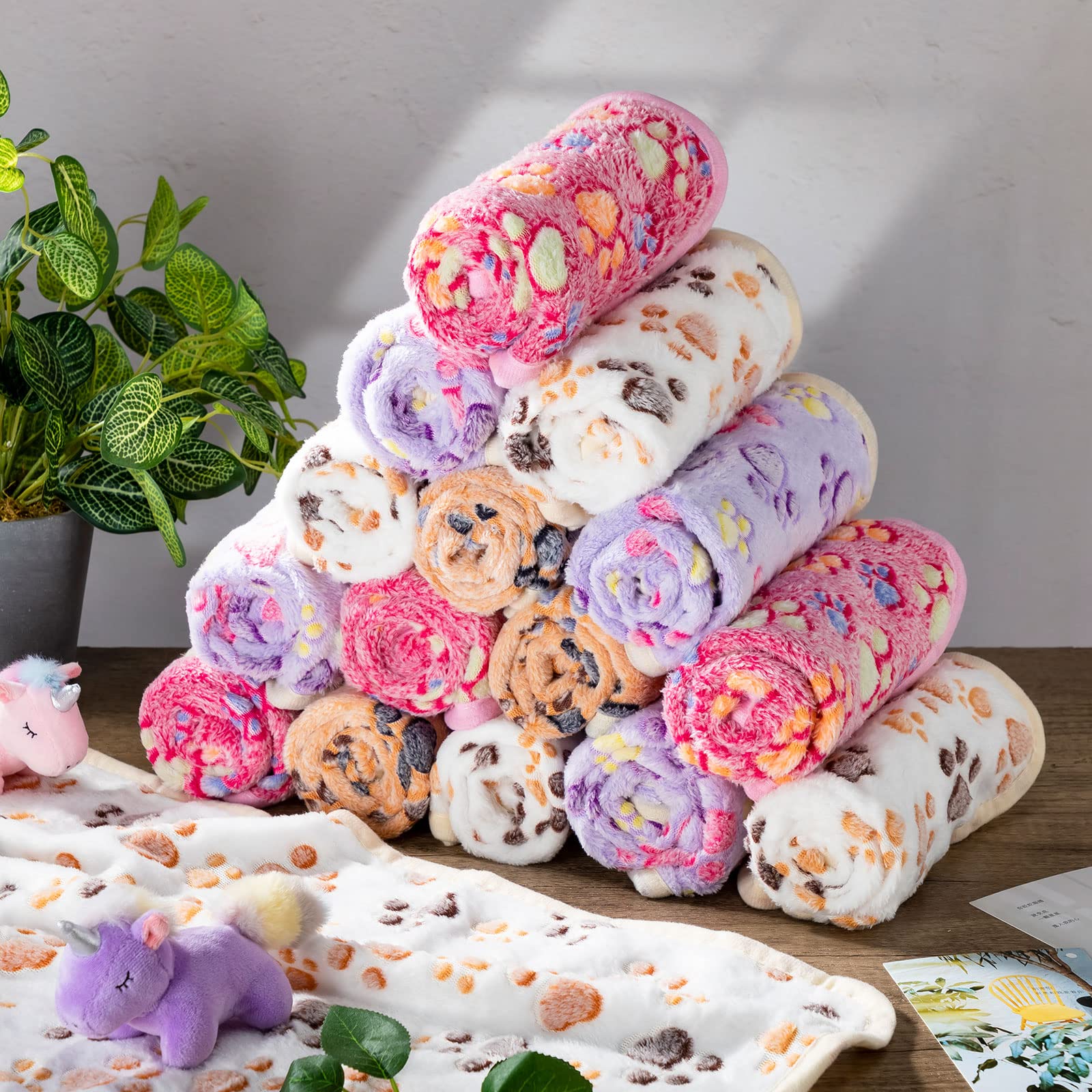 Chumia soft fluffy fleece closeup shows plush texture and quick-dry care