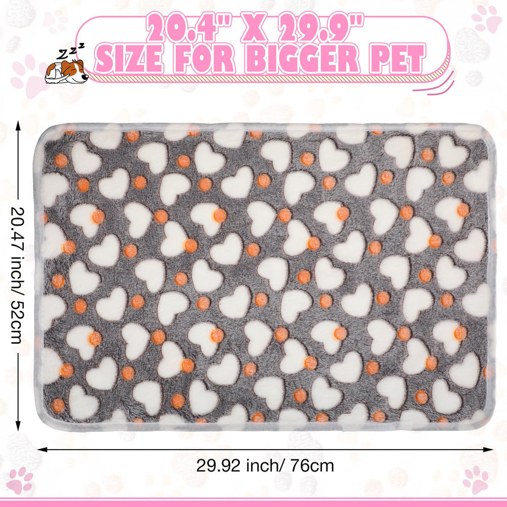 Chumia paw-pattern fleece blanket highlights playful style while offering soft comfort on any surface.