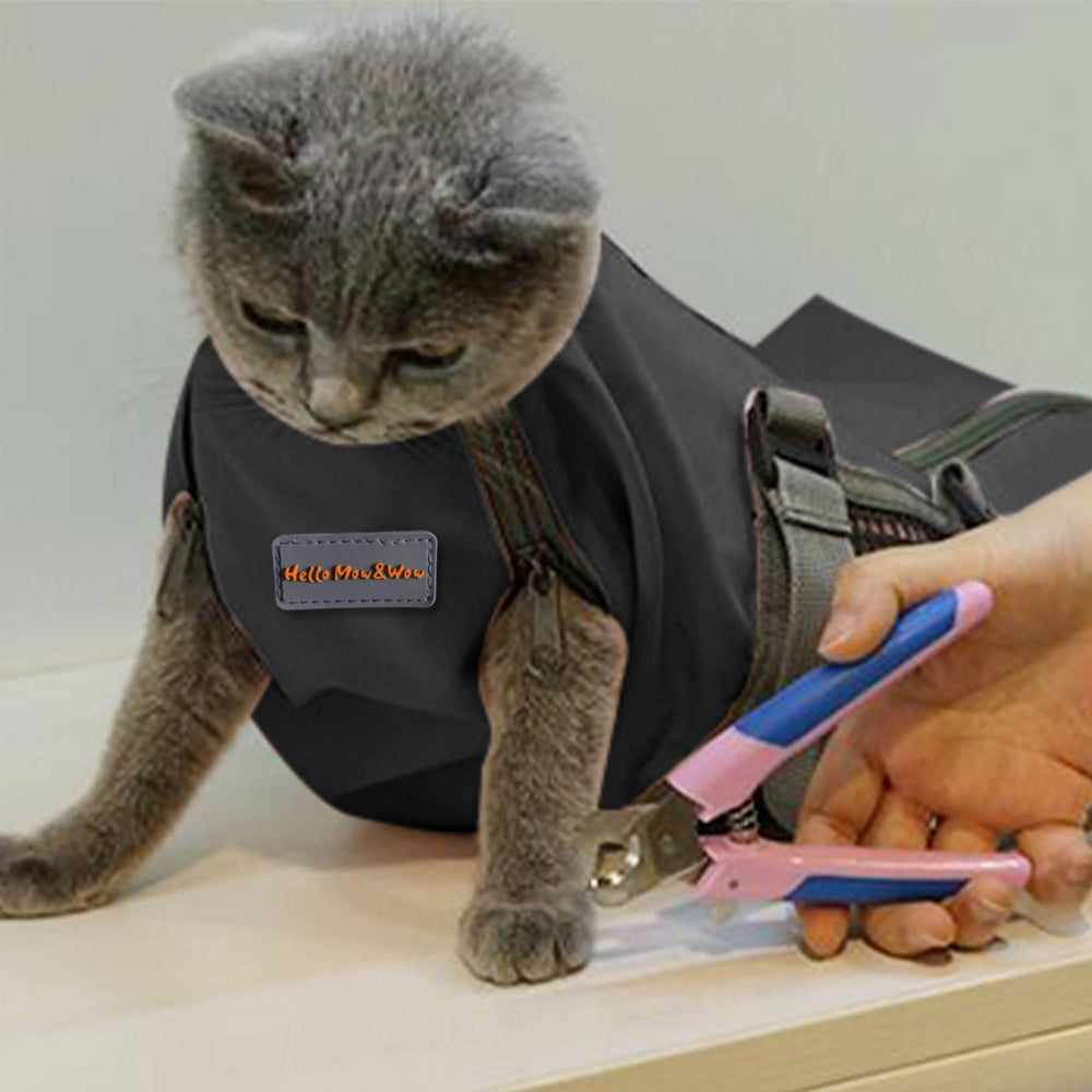 Cinf cat grooming bag side view highlights paw access for easy grooming.