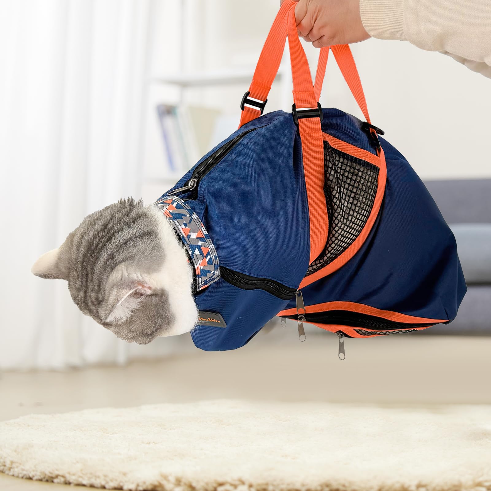 Cinf grooming bag front and rear zipper design supports versatile positioning.