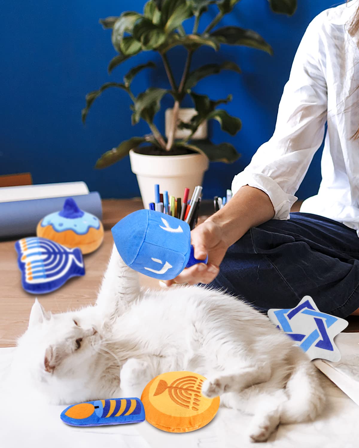 CiyvoLyeen Hanukkah candle catnip toy close-up perfect for cuddling and nibbling
