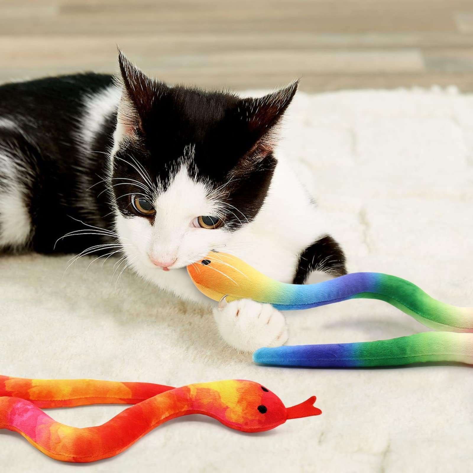 Ciyvolyeen organic catnip inside toy emphasizes natural scent appeal for enticing playtime rituals.