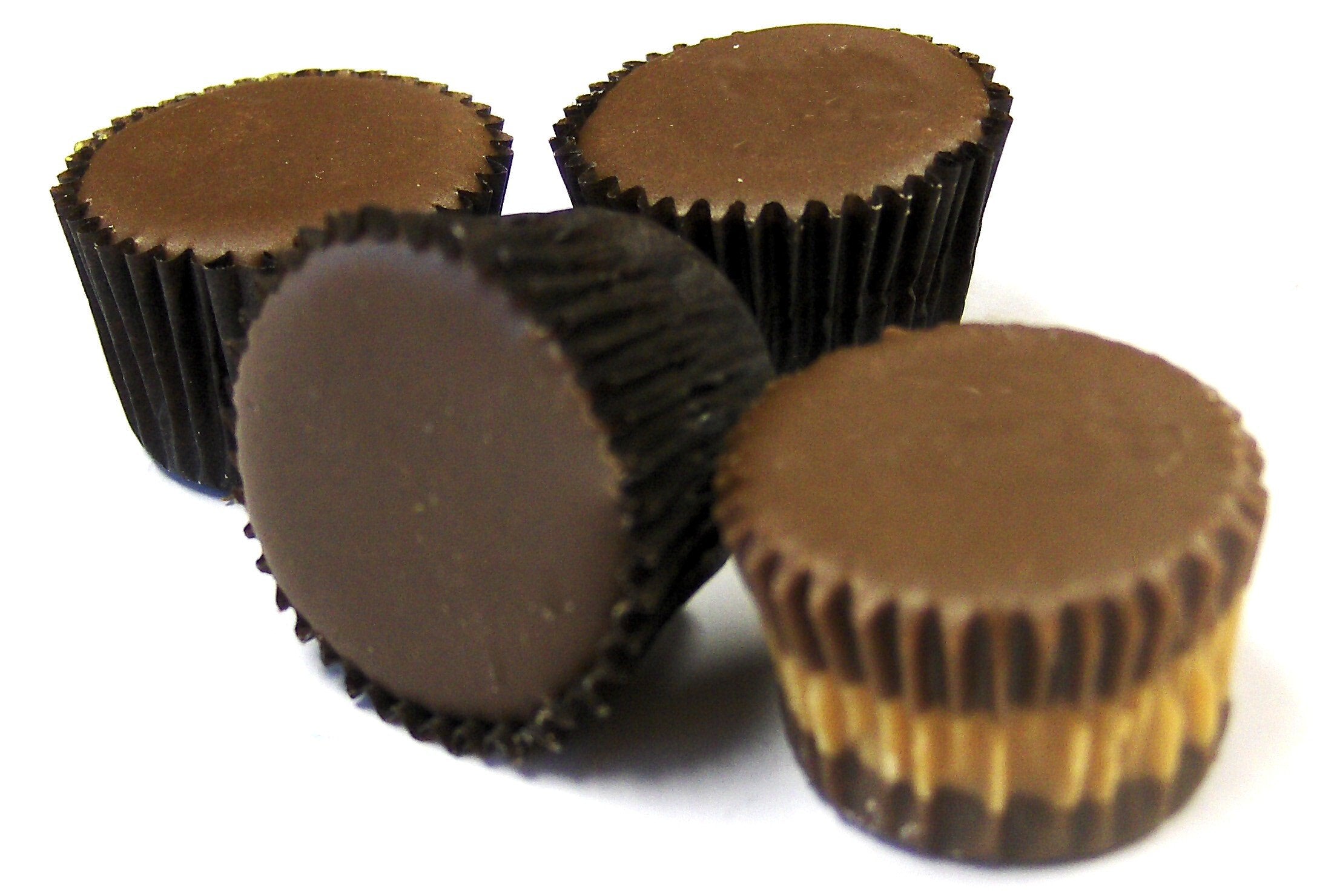 Claudia's Canine Bakery Peanut's Peanut Butter Cup dog treats with irresistible aroma for training rewards.