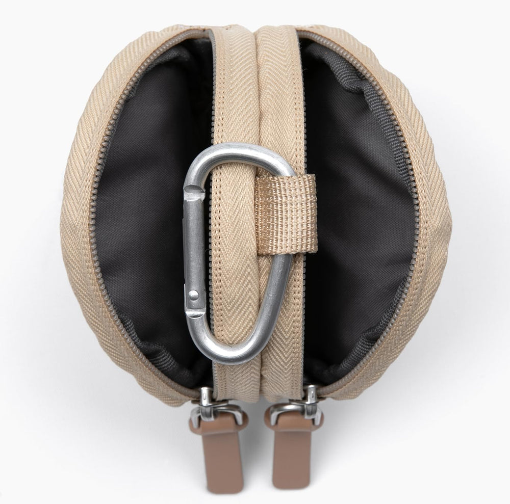 Cleverpup Snackpack easy-clean design—rinse with mild soap and air dry