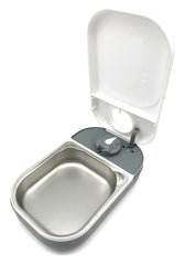 Closer Pets C100 stainless-bowl-inside ensures easy cleaning and food safety.