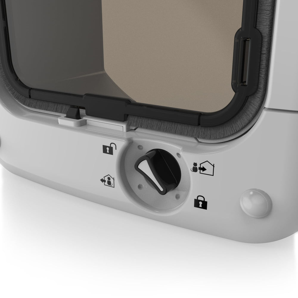 Closer Pets Cat Mate flap in-use demonstrating controlled multi-pet access.