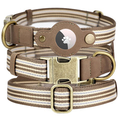 Comfluxe reflective nylon collar enhances nighttime visibility for safer walks.