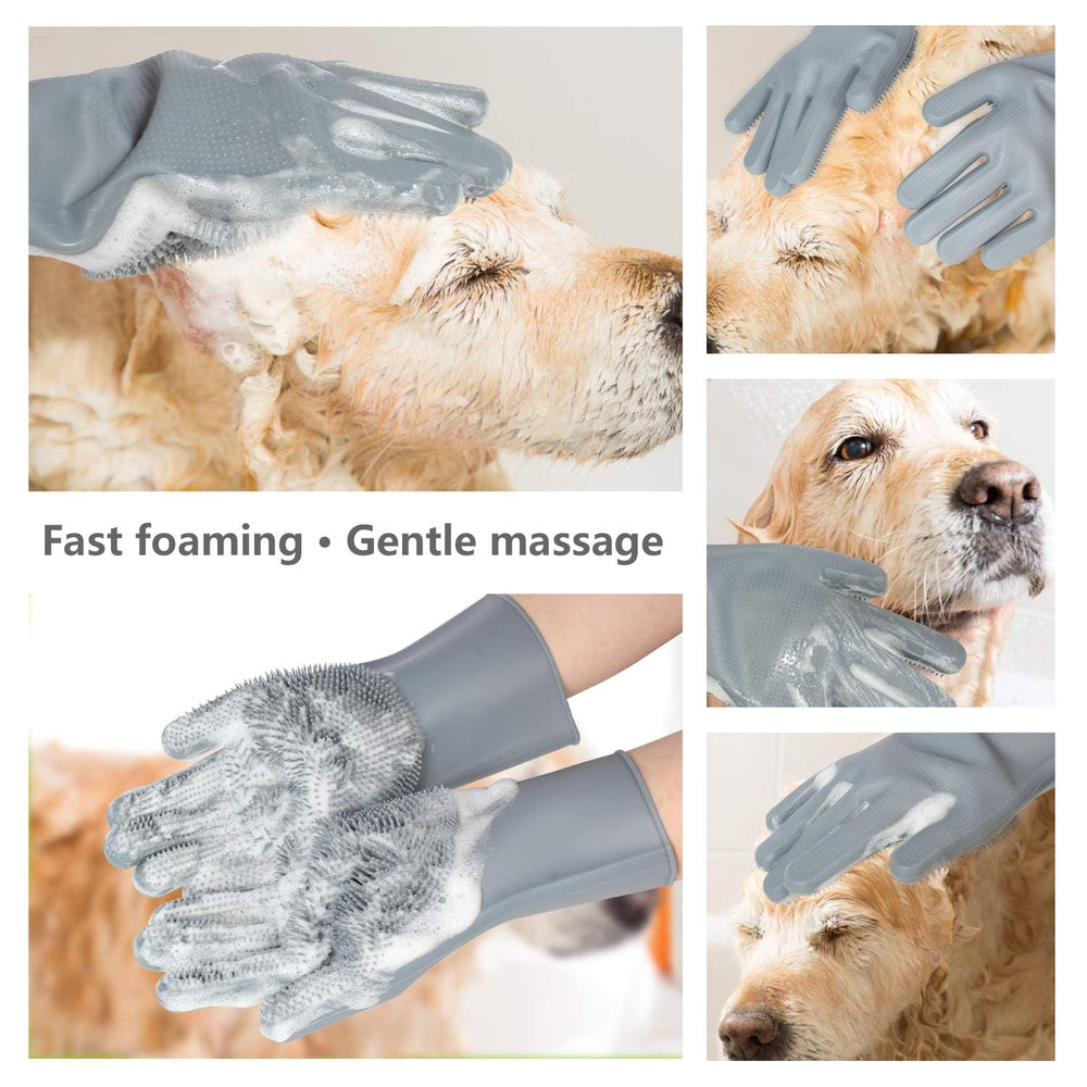 COMMEMA gloves in action during bath time for easy bathing and smoothing massage.