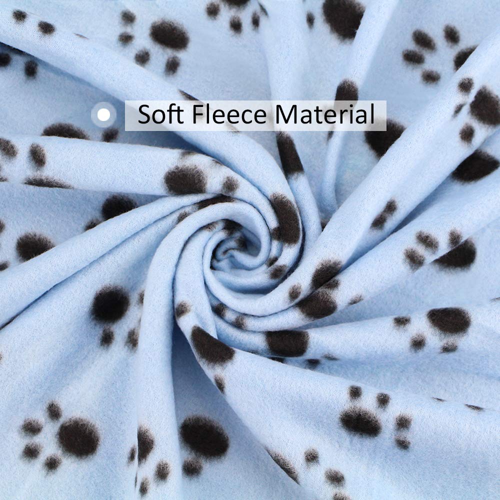 Comsmart Dog Blankets color white ideal for quick cleaning and fresh space.