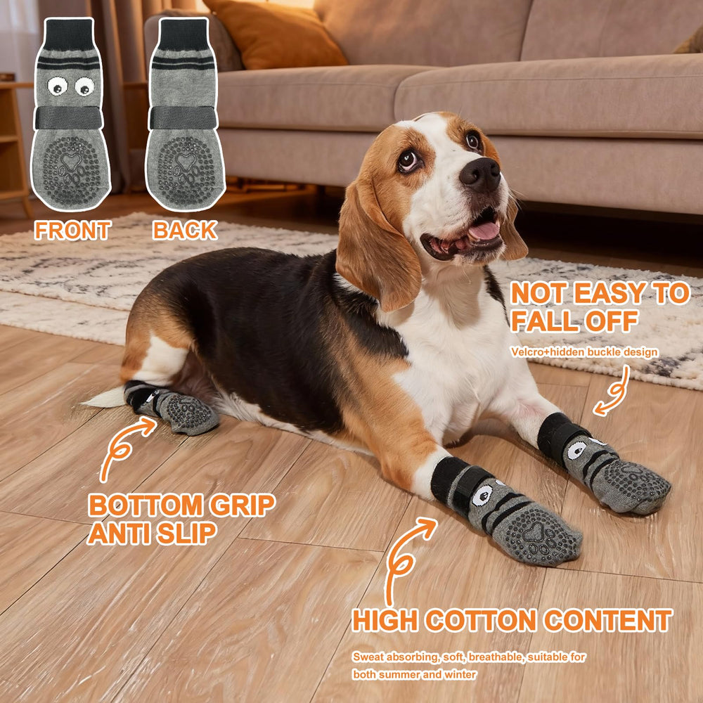 COOHAMS owner socks matching set worn during walks strengthens bonding.