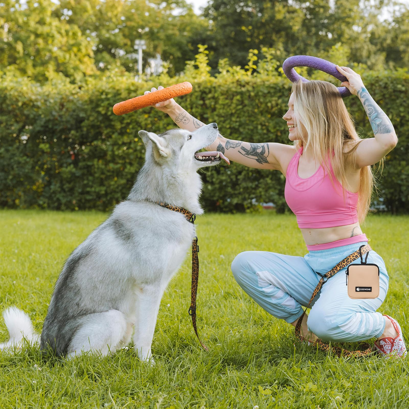 COOWONE dog treat pouch easy-clean surface simplifies after-use cleanup.