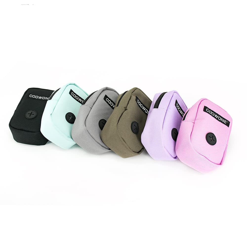 COOWONE wheelchair-accessory clip keeps service pup close with treats.