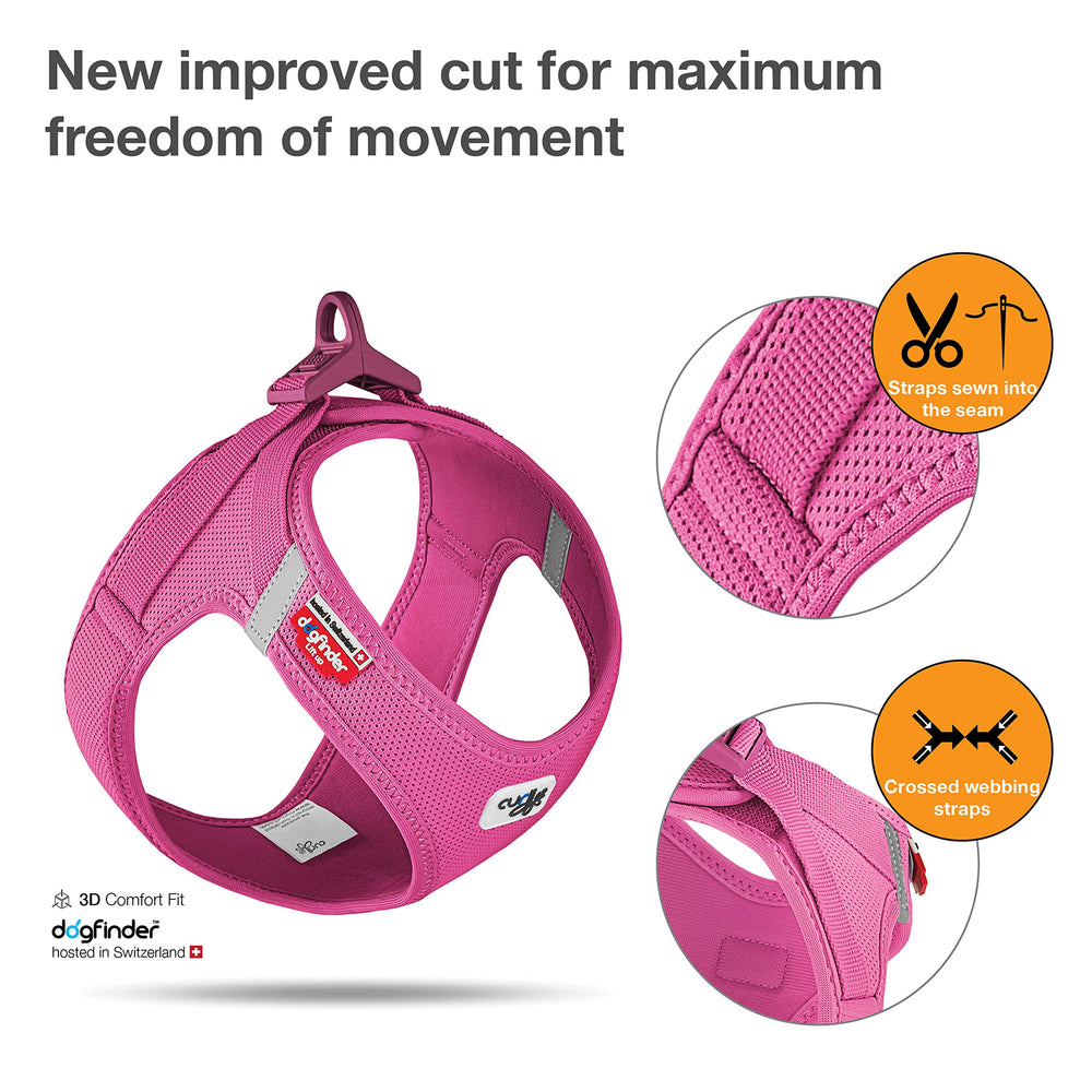 Curli Vest Harness buckle close-up highlights secure one-handed attachment.
