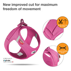 Curli Vest Harness buckle close-up highlights secure one-handed attachment.