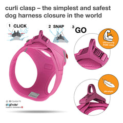 Curli Vest Harness strap adjustment close-up emphasizes customizable fit.