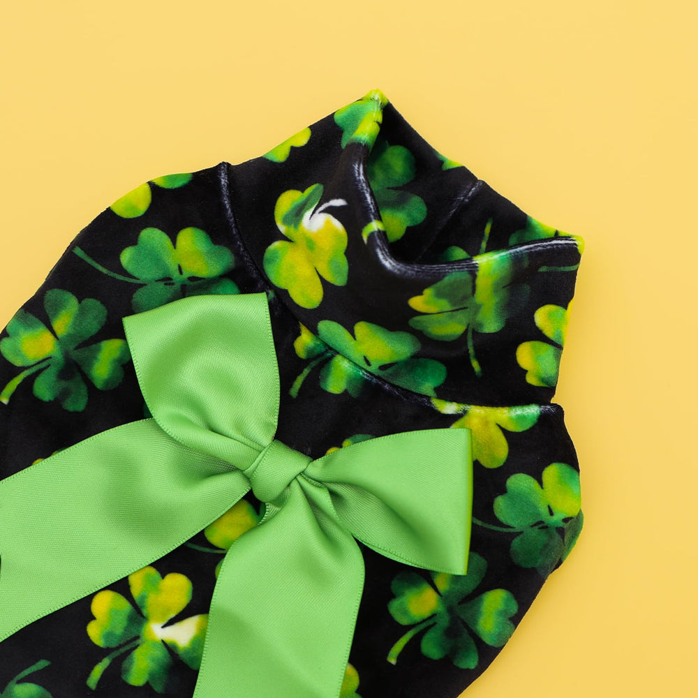 CuteBone all-season breathable lightweight velvet keeps pets comfy year-round.