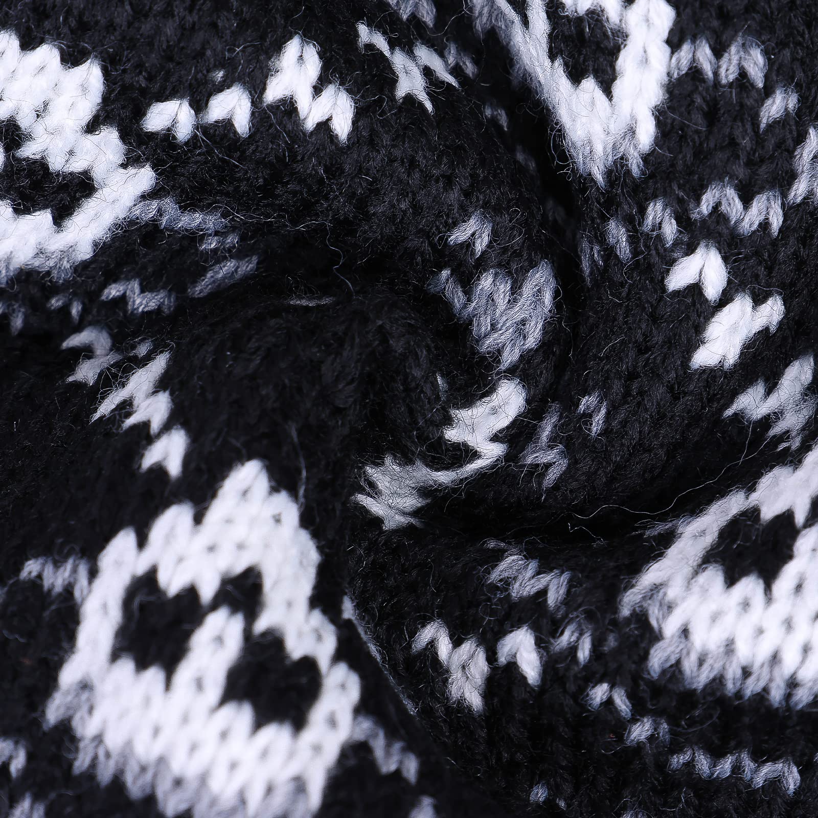 CuteBone machine washable sweater remains soft and color-rich after washing.