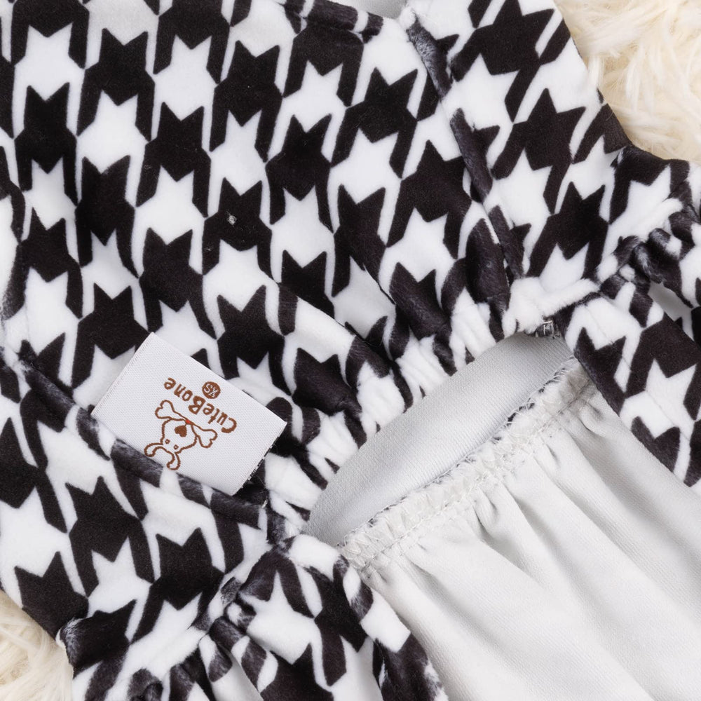 CuteBone 100% soft, lightweight, stretchy fabric supports all-season comfort.