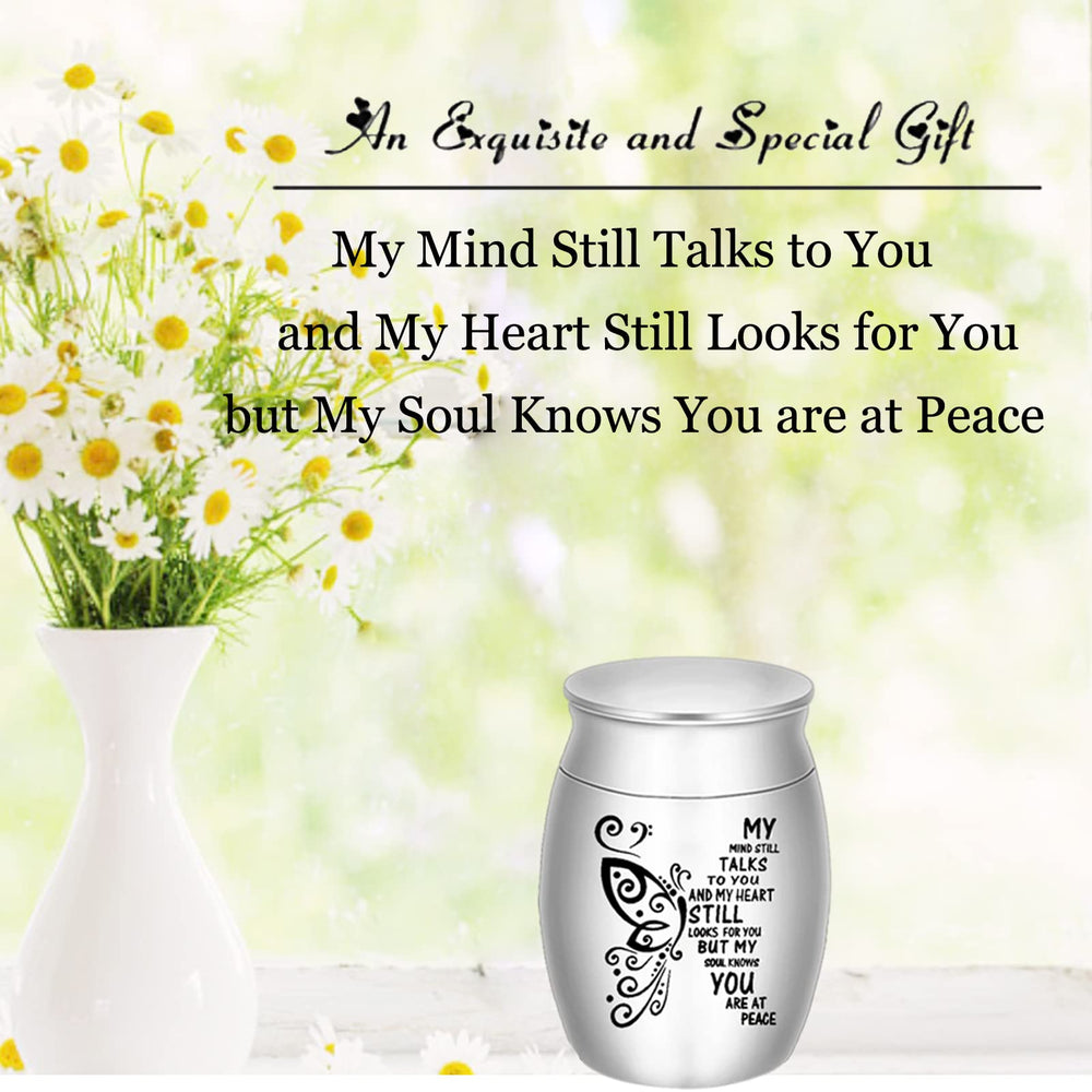 DAIFFUNE mini urn 1.57-inch height closeup, a discreet memorial you can carry.