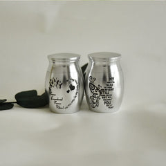 DAIFFUNE pocket-keepsake mini urns, perfect for carrying memories in a bag.