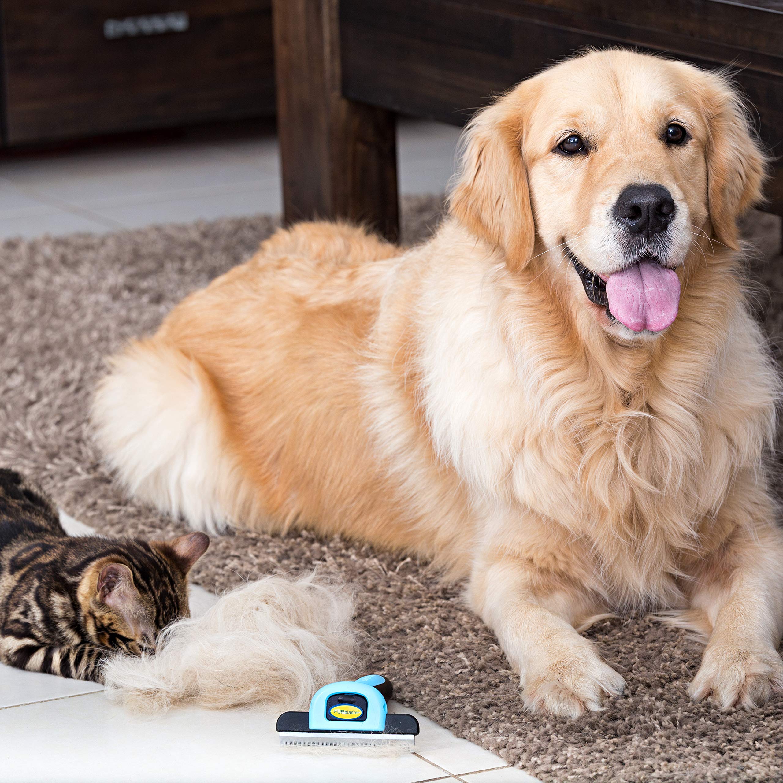 DakPets vet-approved deshedding tool promotes safe, pet-friendly grooming routines.