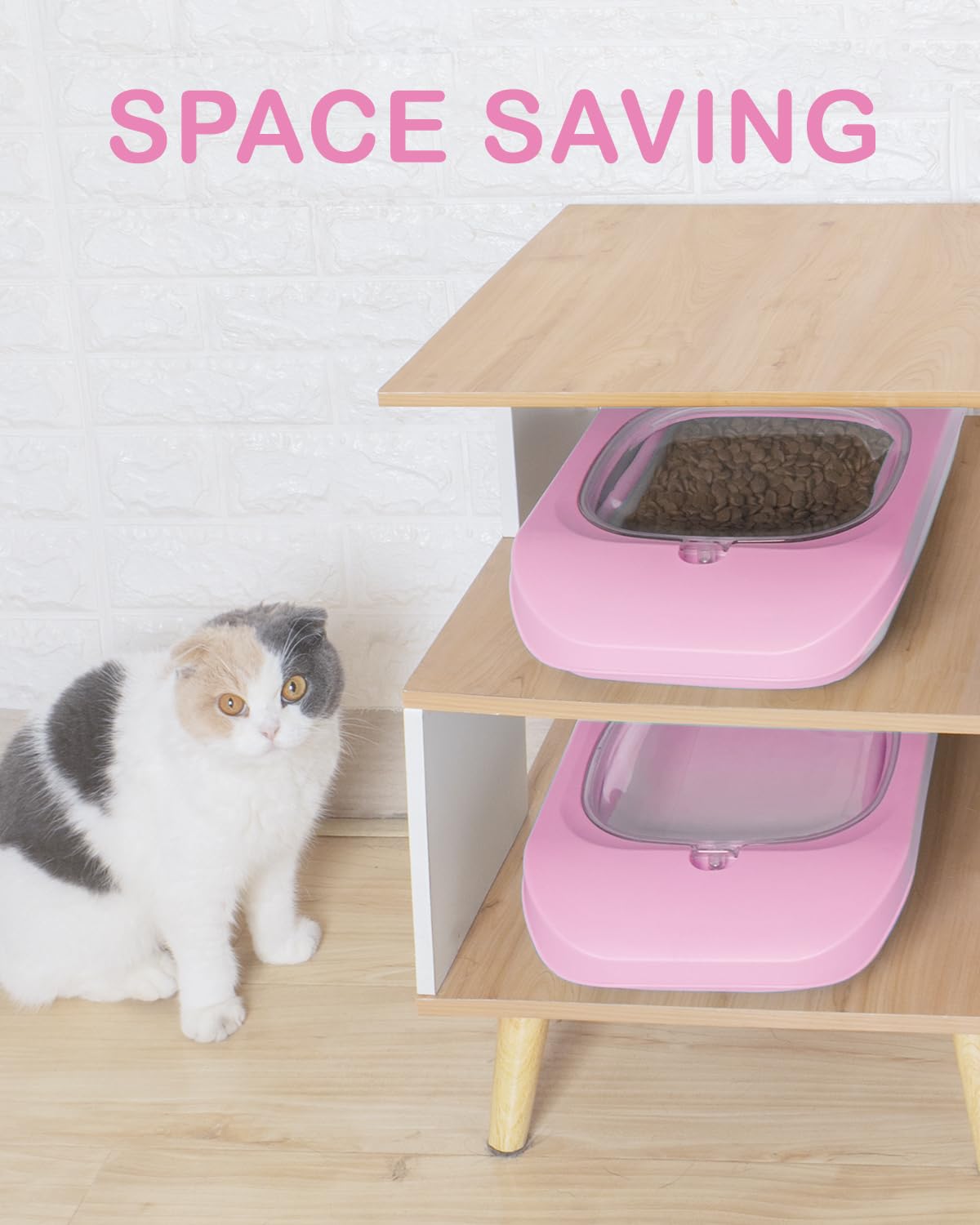 DDMOMMY airtight seal demonstrates moisture protection for pet food freshness.