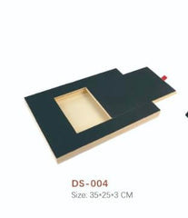De' Vora scratch board reward drawer enables positive nail care