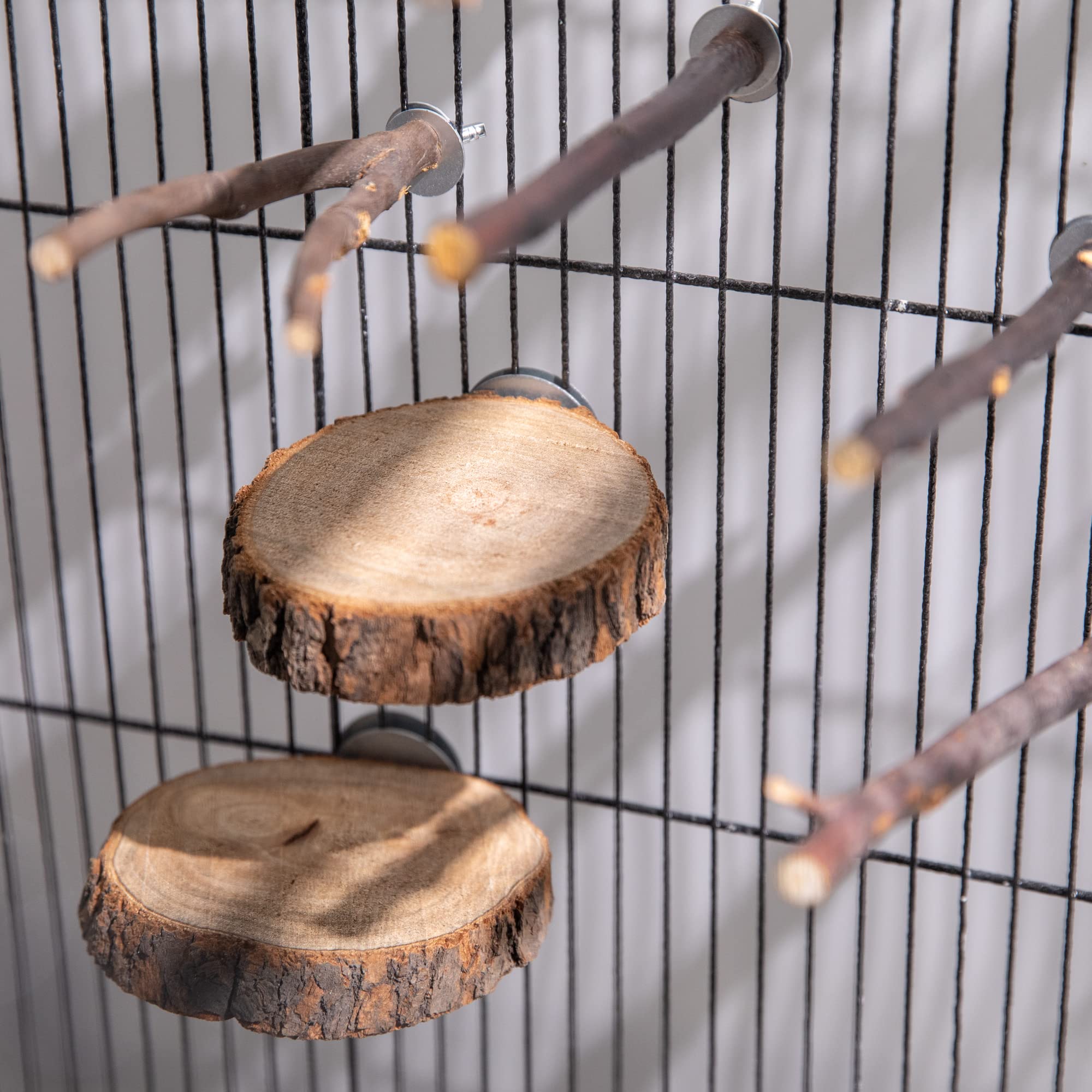 Deloky bird perch round platform natural—easy to clean and rinse.