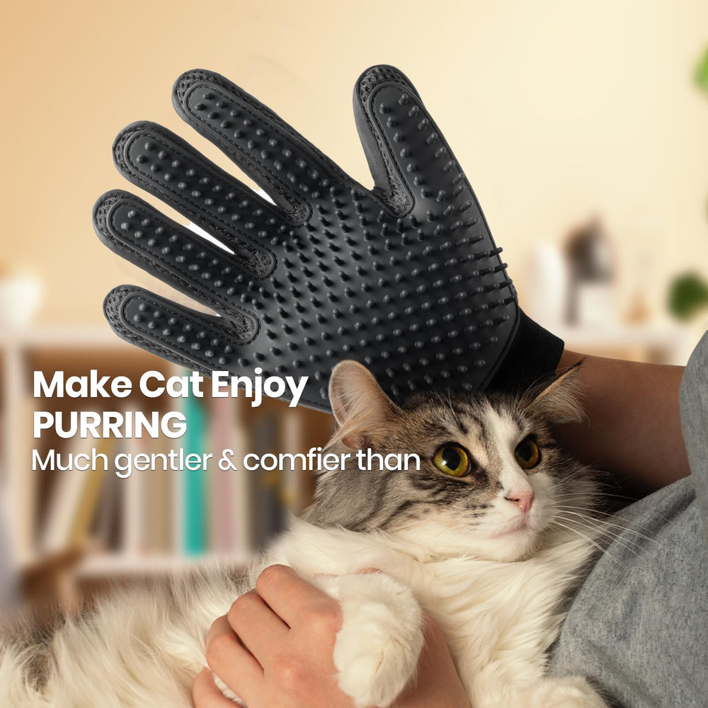 DELOMO Pet Hair Remover Glove used for dry grooming to lift loose fur.
