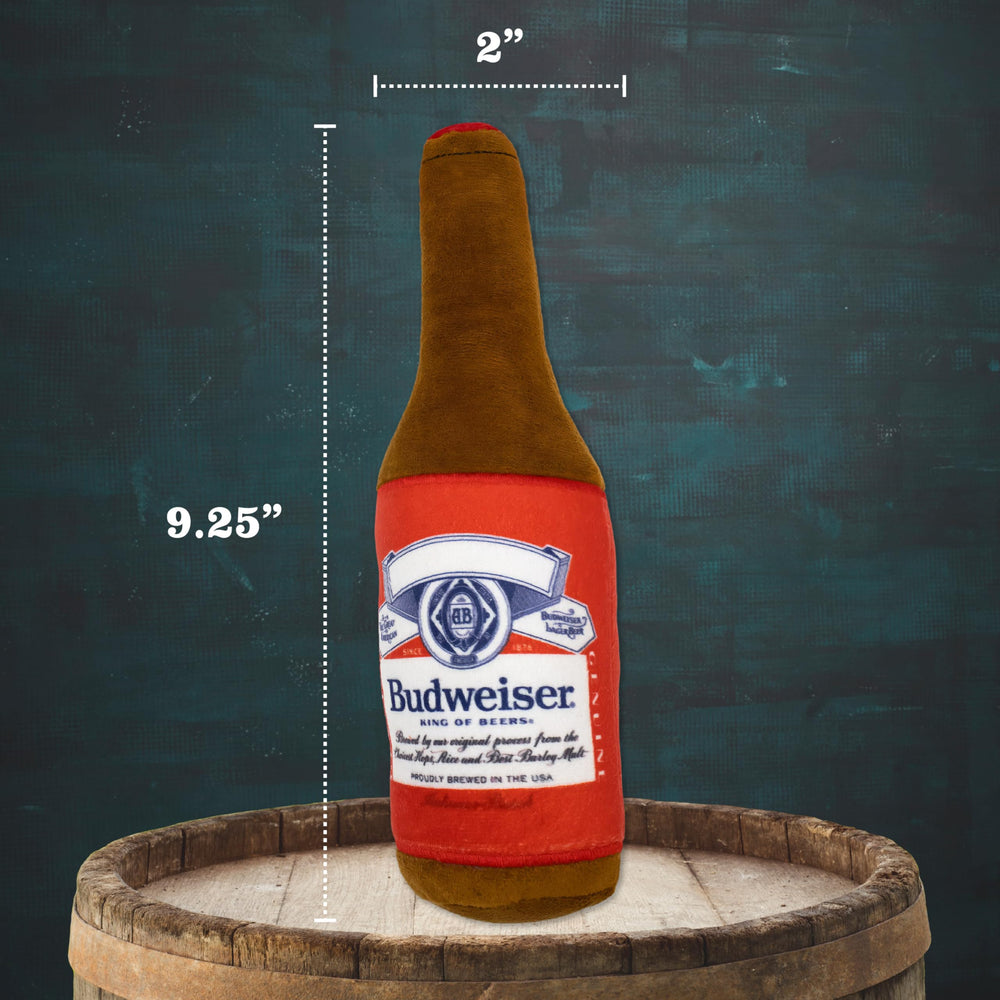 design LAB Budweiser beer dog toy, packaged display, ideal gift for beer lovers and dog families.