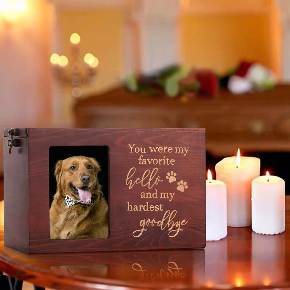 DGDCDV pet memorial urn wood texture close-up reveals natural pine grain.
