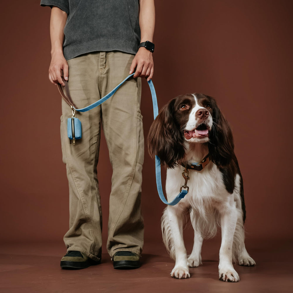 Didog PU leather texture close-up highlights durable, lightweight material.