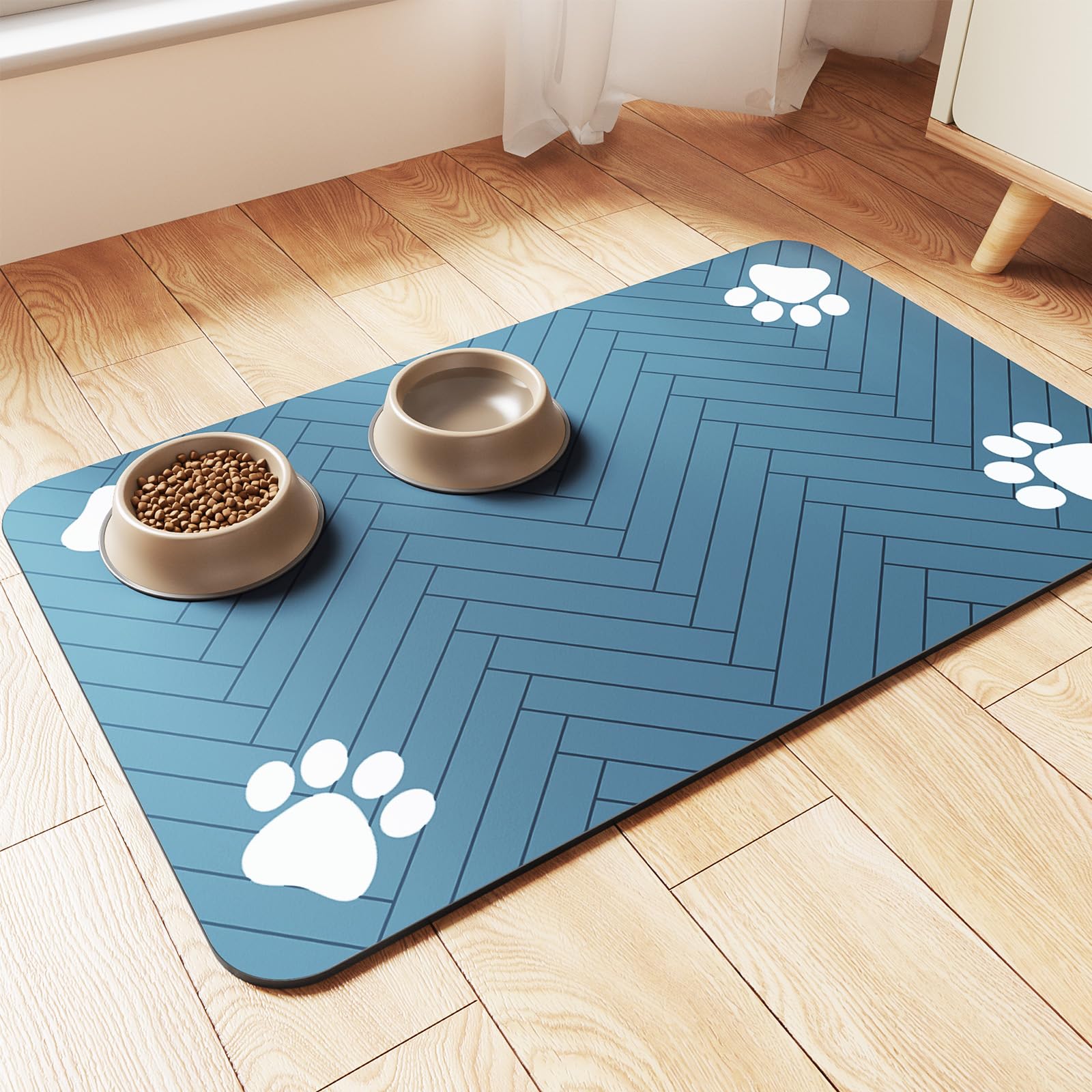 DK177 Pet Feeding Mat absorbent surface catching spills for clean floors