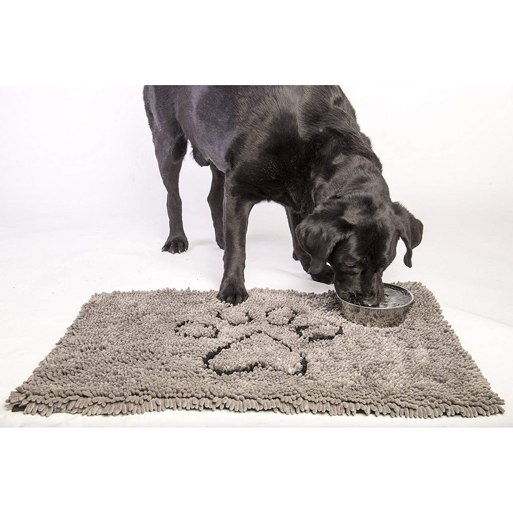 Dog Gone Smart Dirty Dog Doormat rapid-drying feature demonstrates quick-dry fabric.