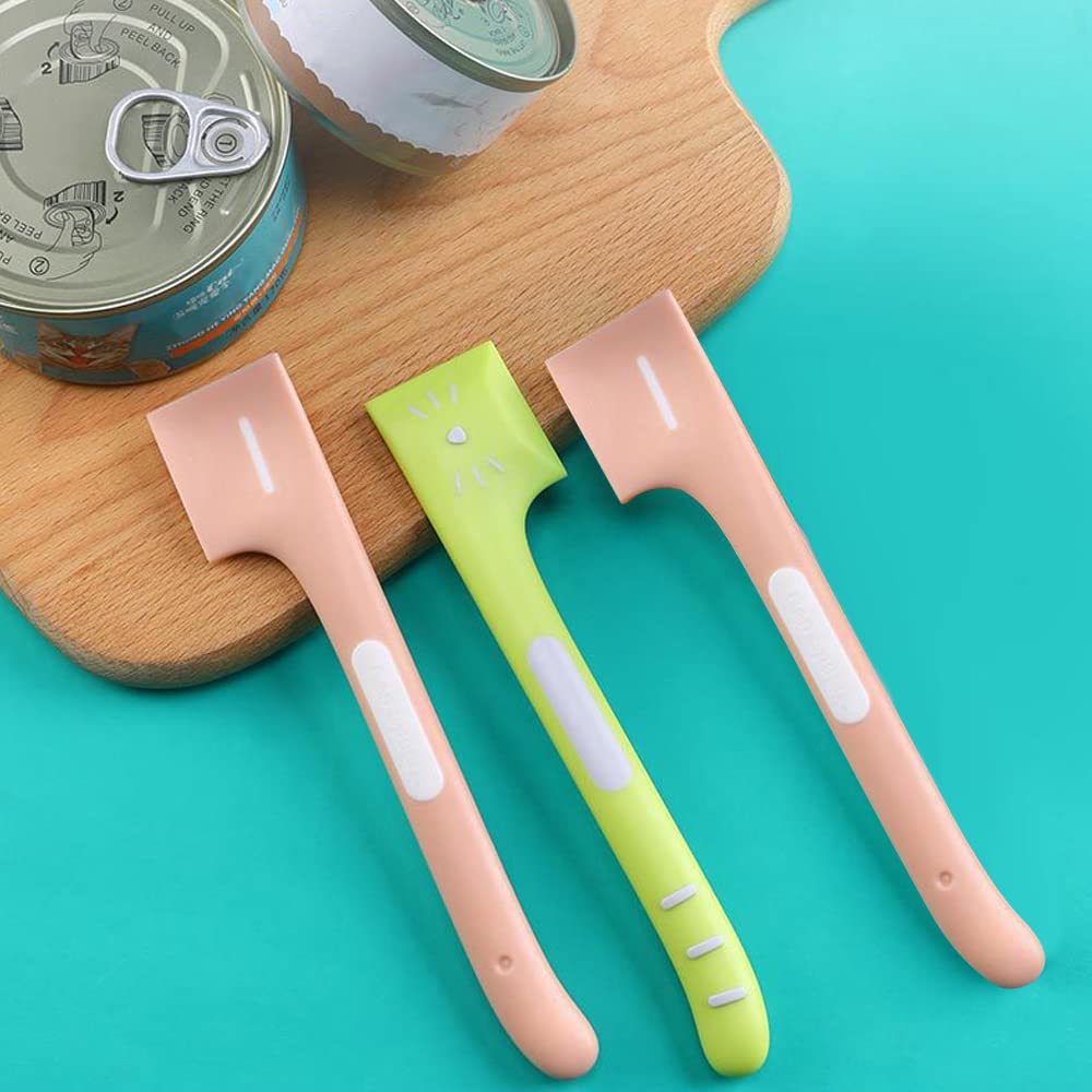 DonLeeving cat and dog food spoons in use during mealtime