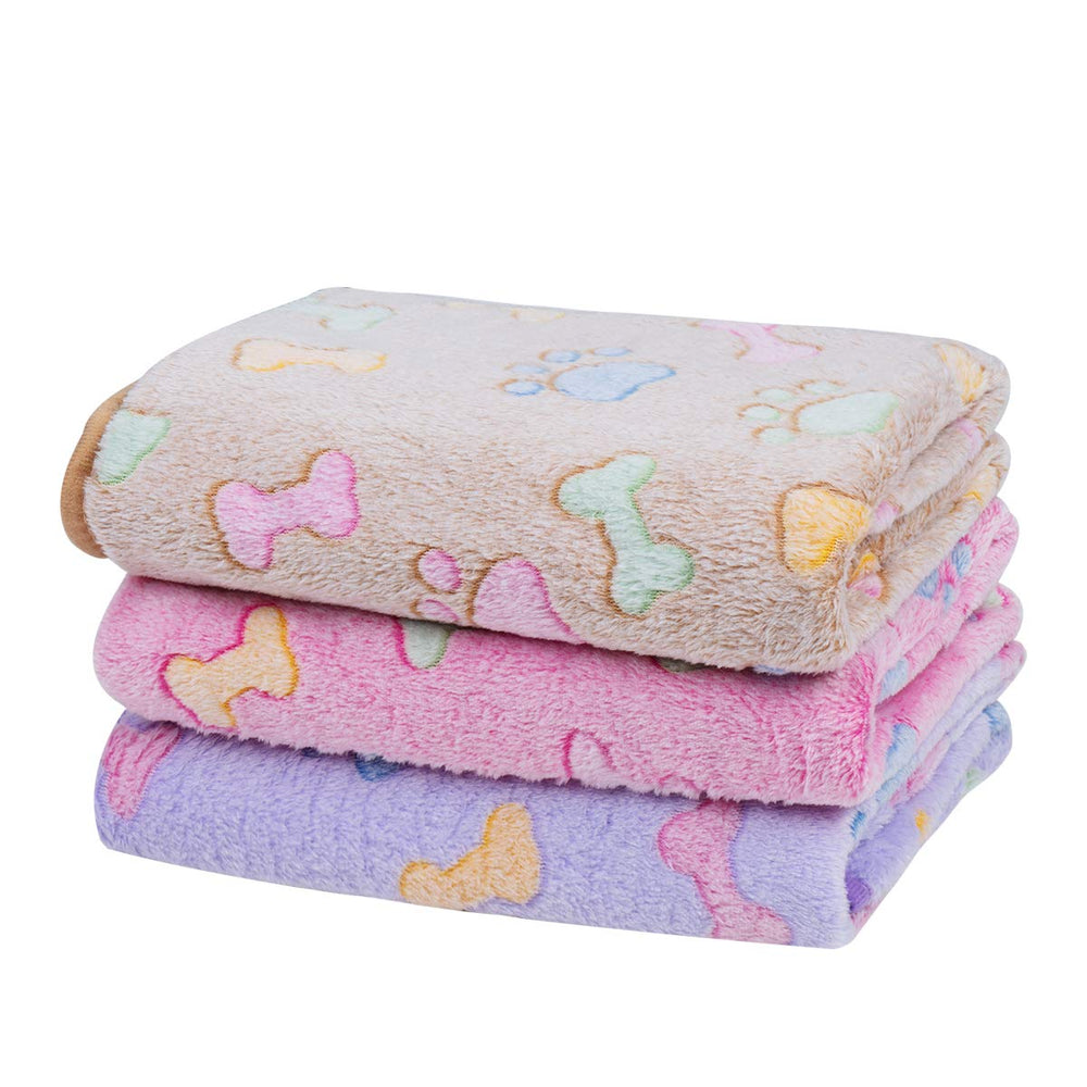 Dono travel-friendly dog blanket foldable lightweight for easy car trips and outings.