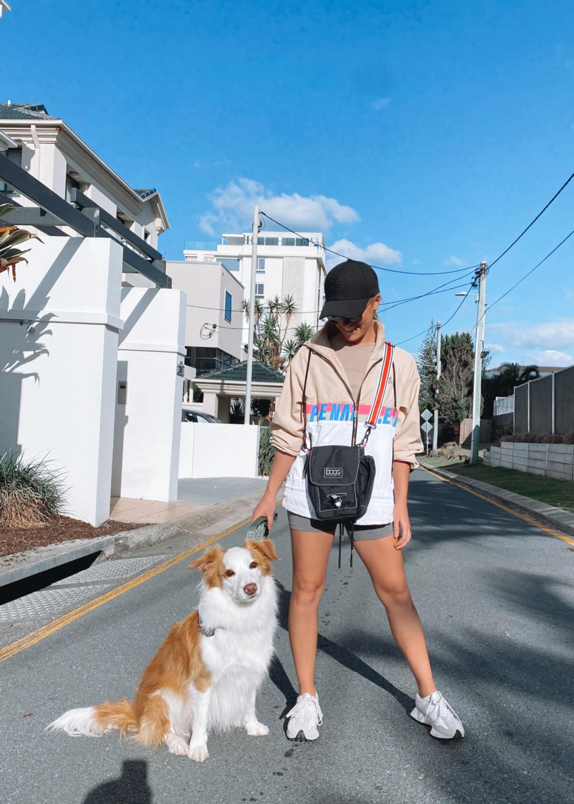 DOOG Walkie Bag easy-cleanup-note indicates simple wipe-clean maintenance after mud.