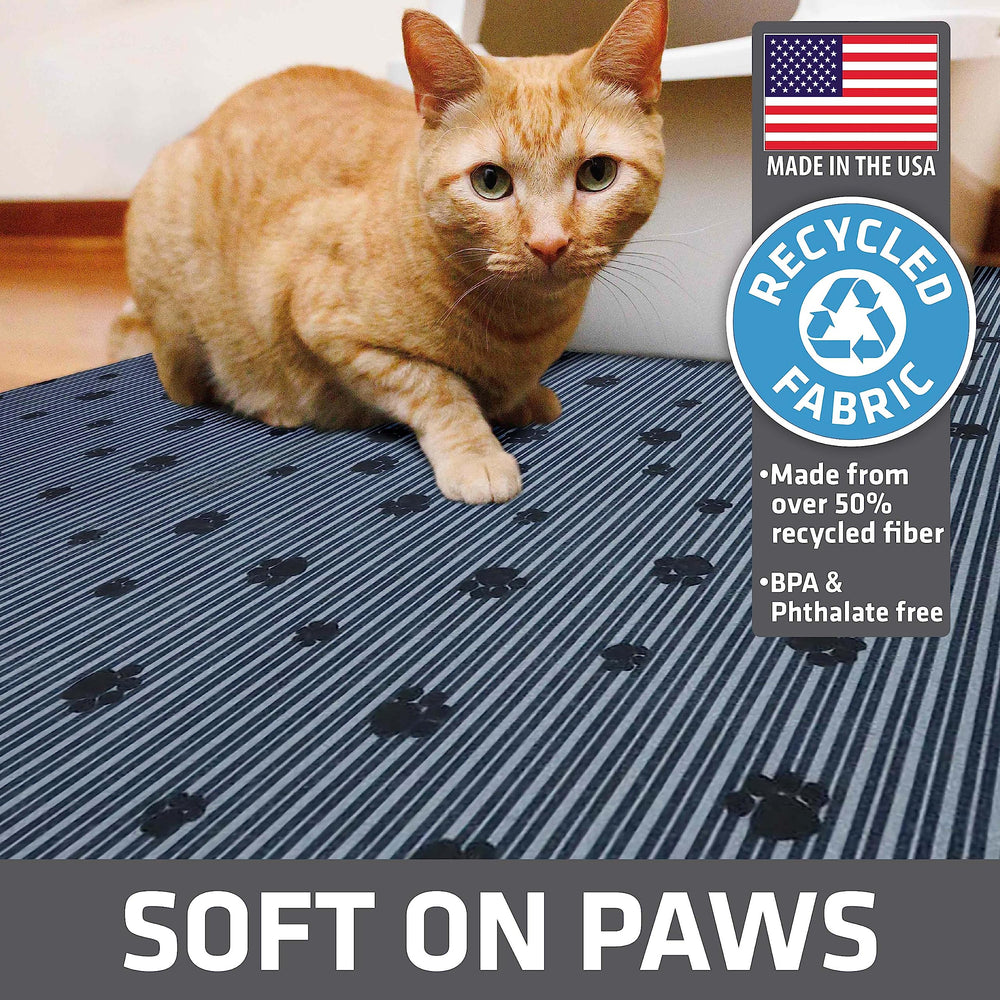 Machine washable Drymate mat cleans quickly after litter box visits.