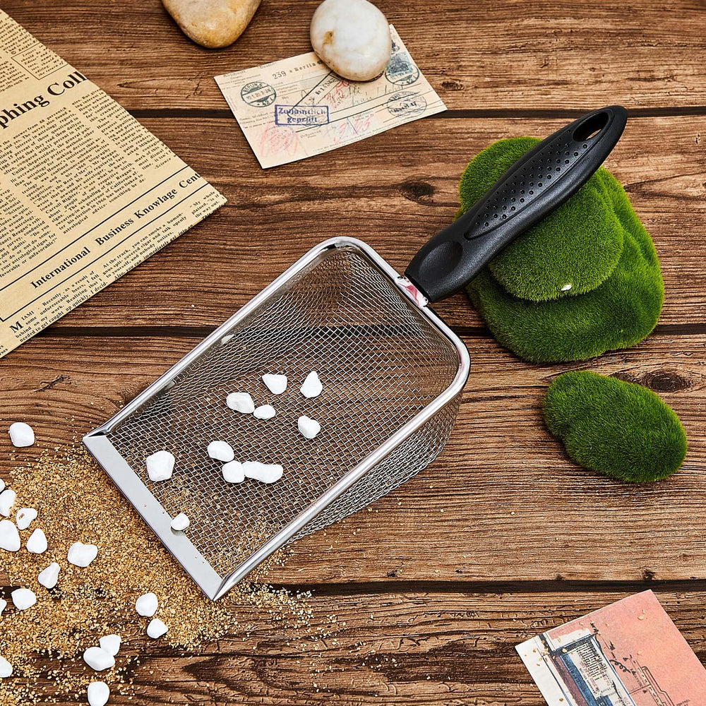 Dunzy ergonomic handle improves grip during cleaning sessions