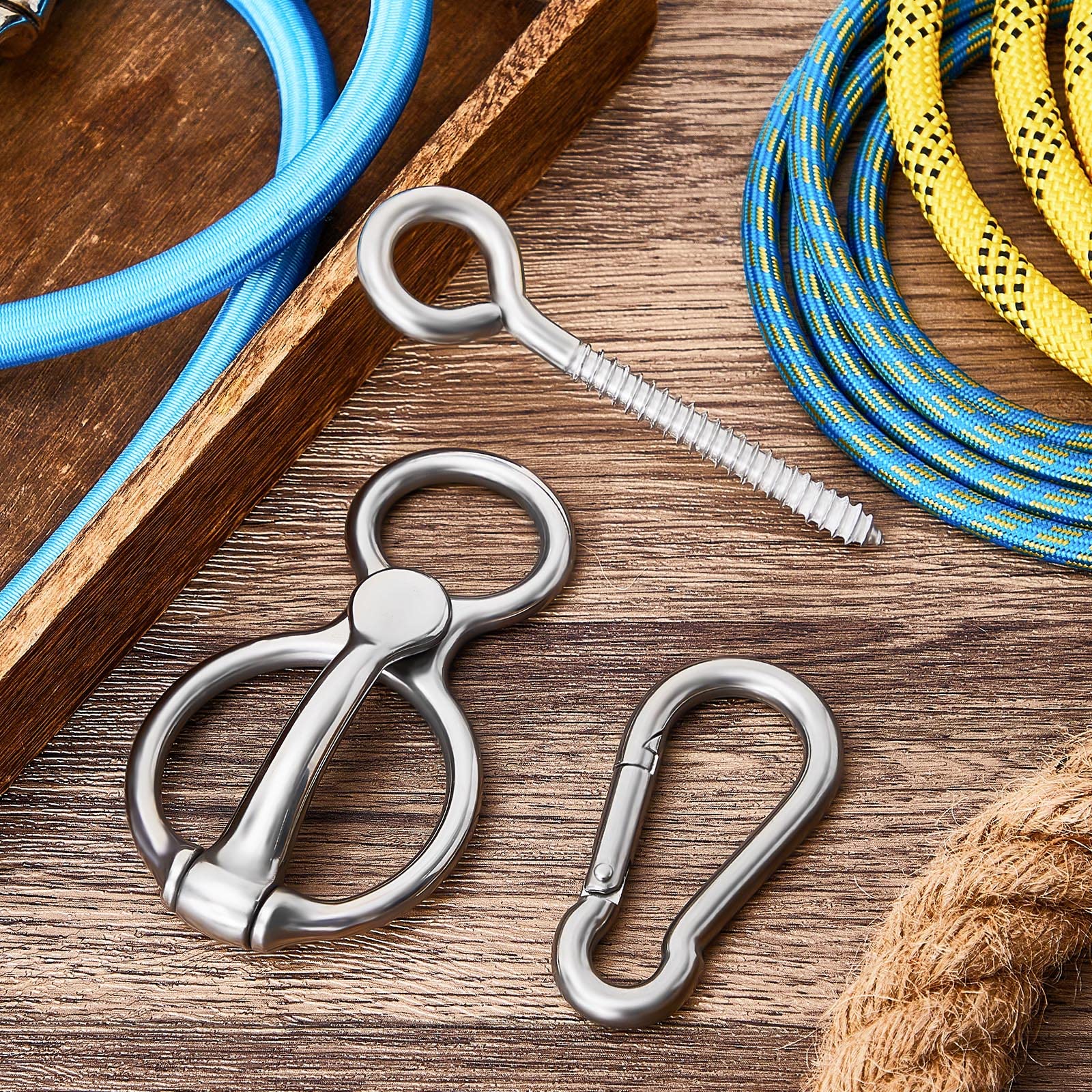 Dunzy tack setup in stable showing practical cross ties and stall-ready configuration