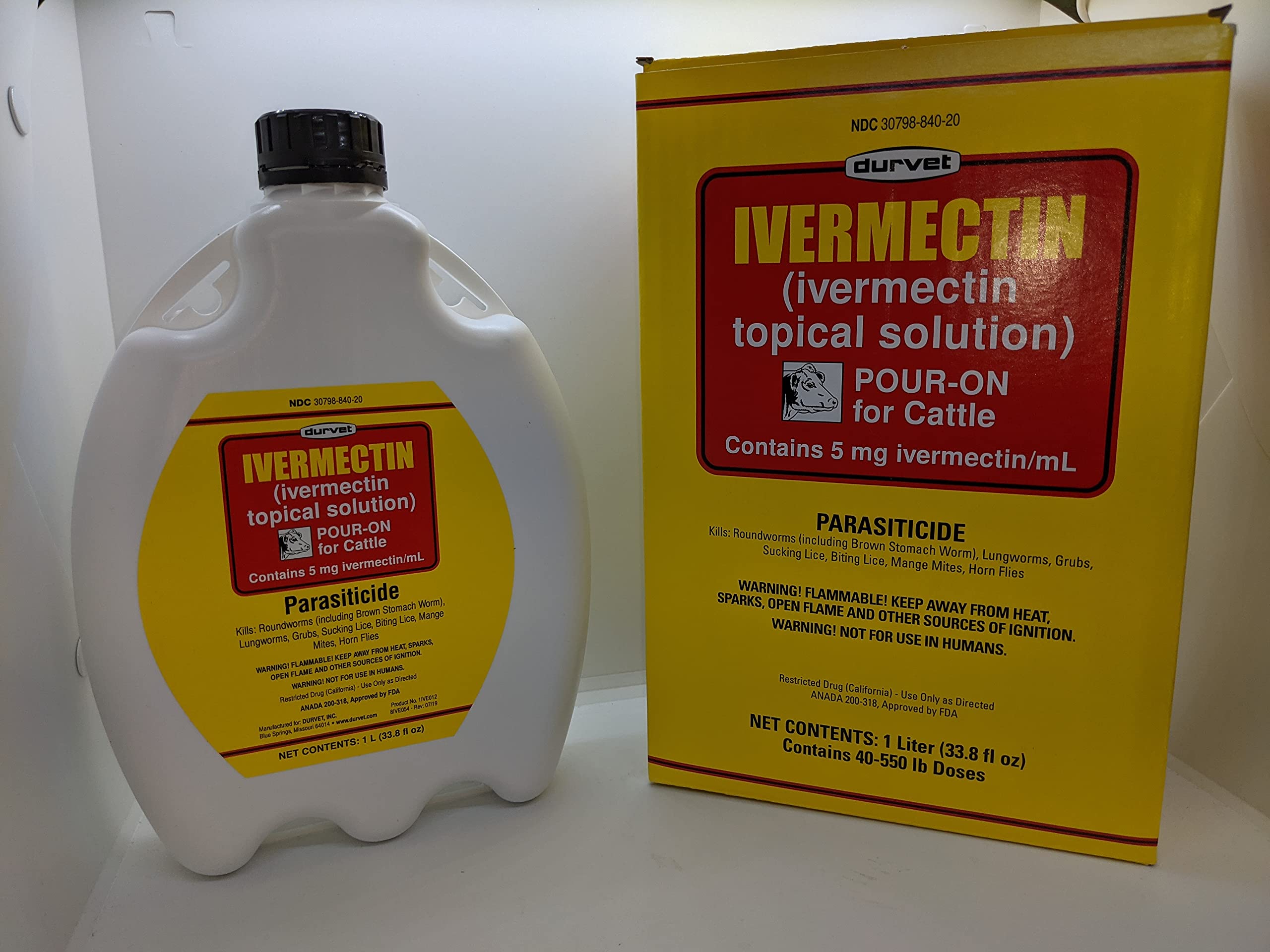 Durvet Ivermectin Pour-On cattle bottle 1000 mL for convenient parasite control.