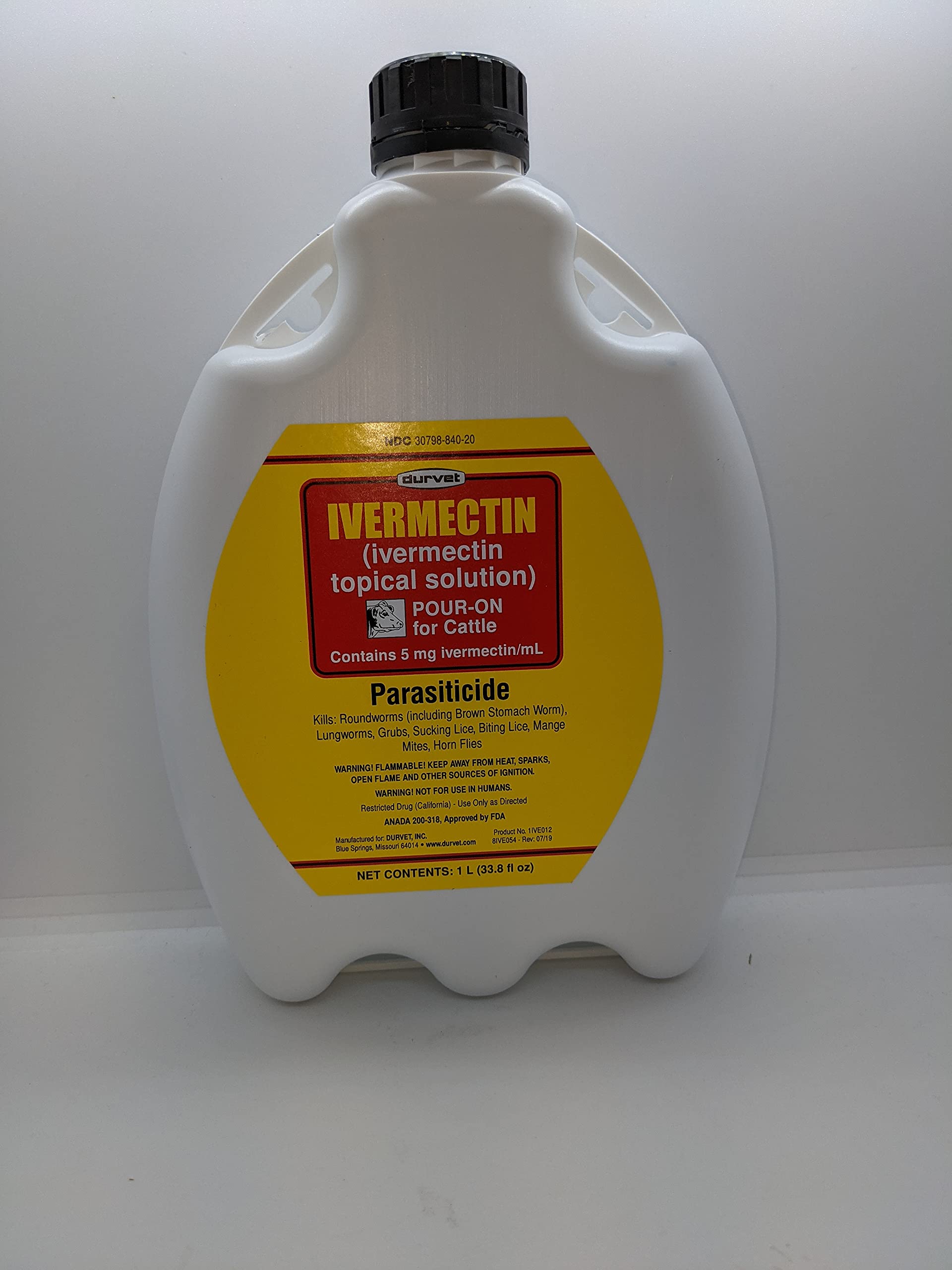 Durvet Ivermectin Pour-On close-up label highlights 1000 mL packaging.