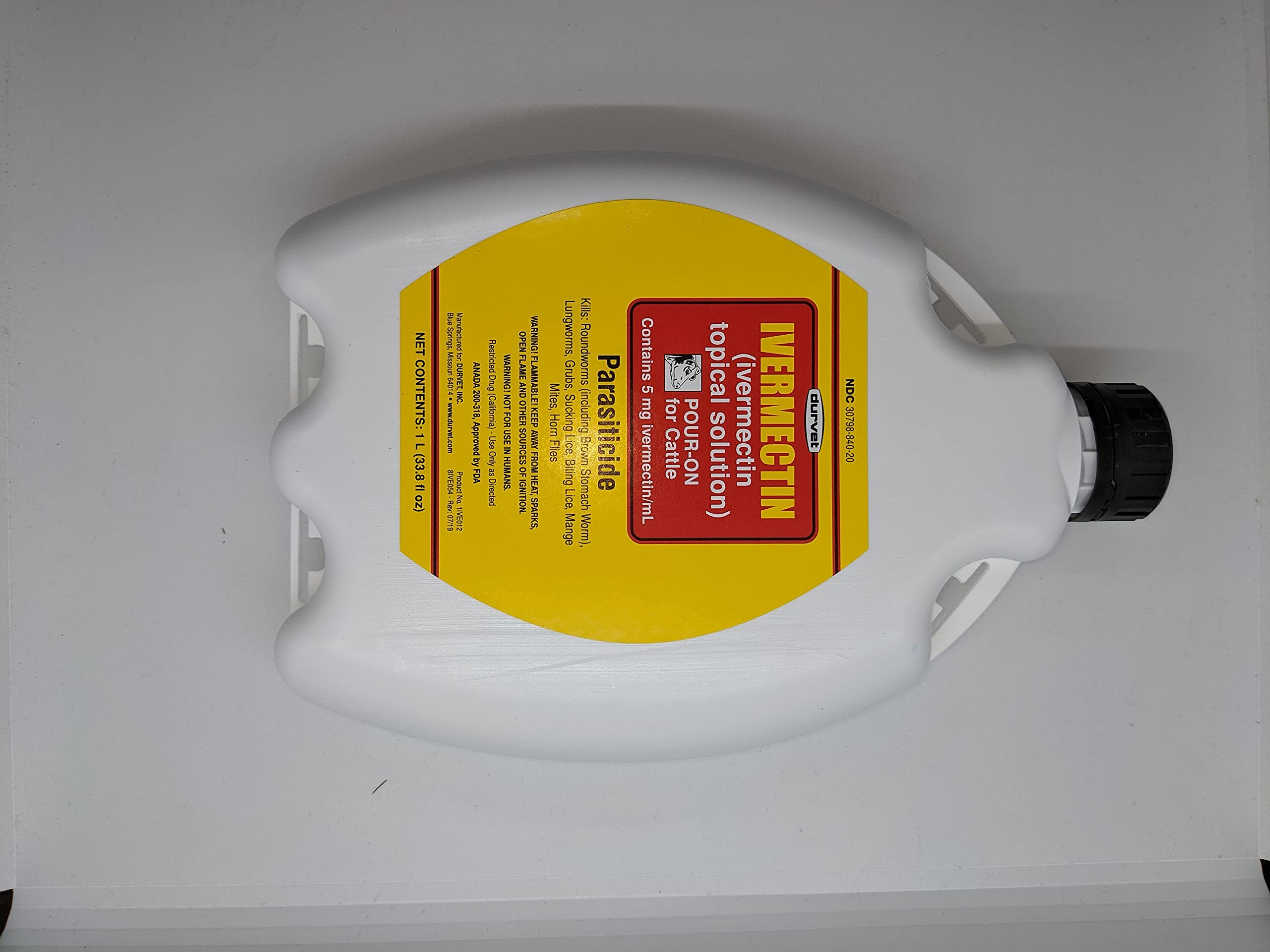 Durvet Ivermectin Pour-On cattle on pasture demonstrates field-ready parasite management.